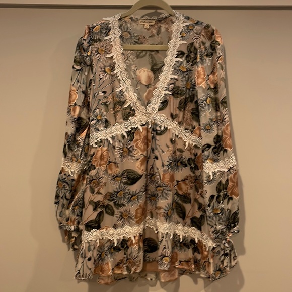 FOR LOVE & LEMONS FLORAL DRESS - Picture 1 of 10